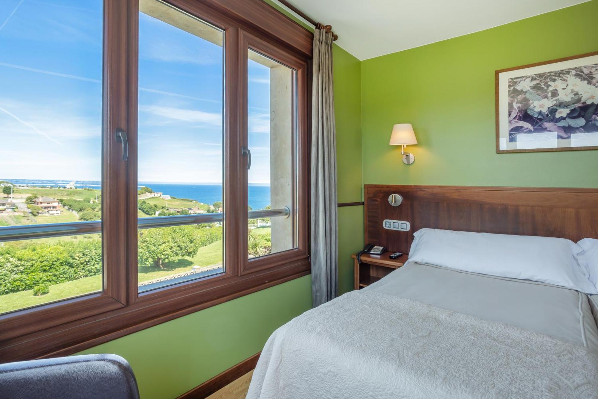 La Colina 4*