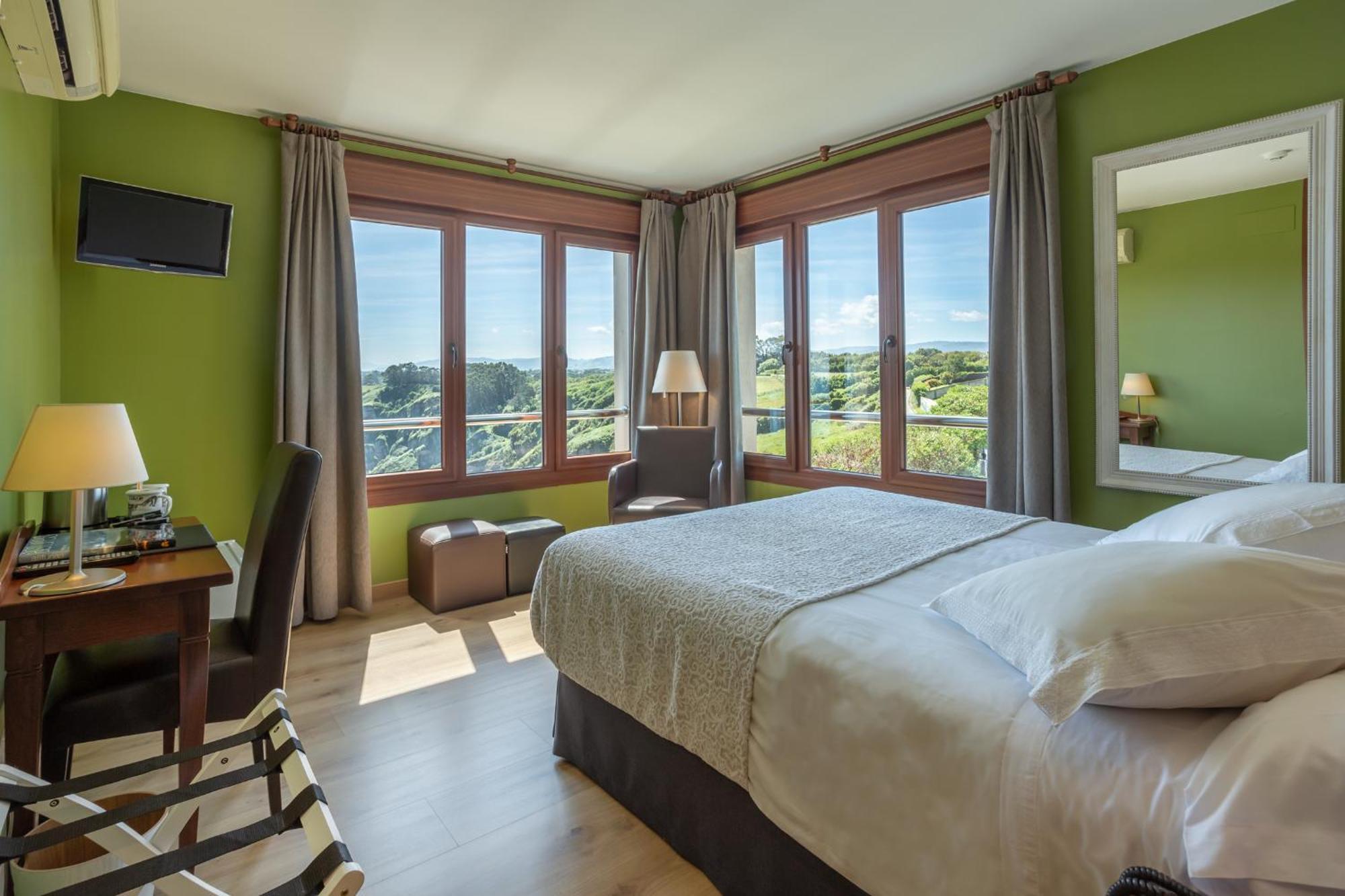 Hotel La Colina 4*